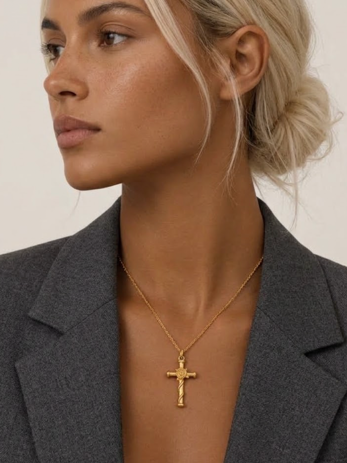 Collar Rosse Cross