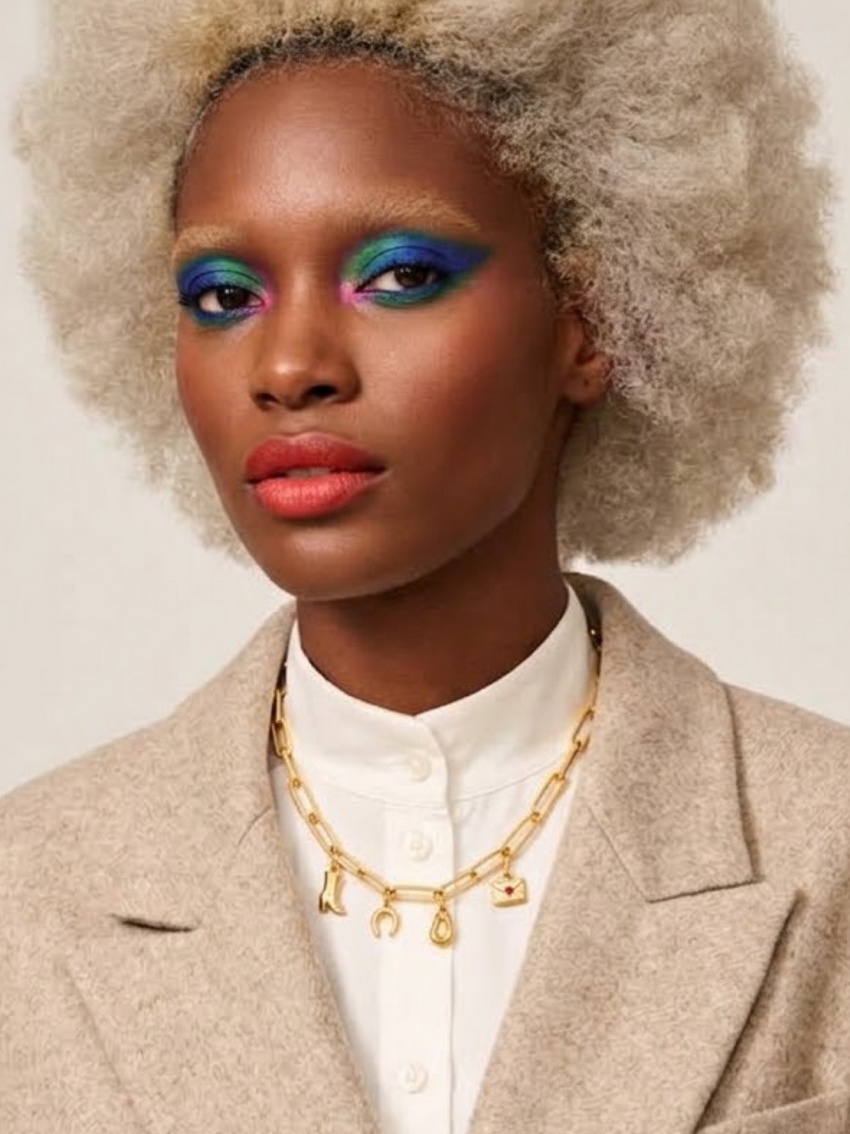 Collar West