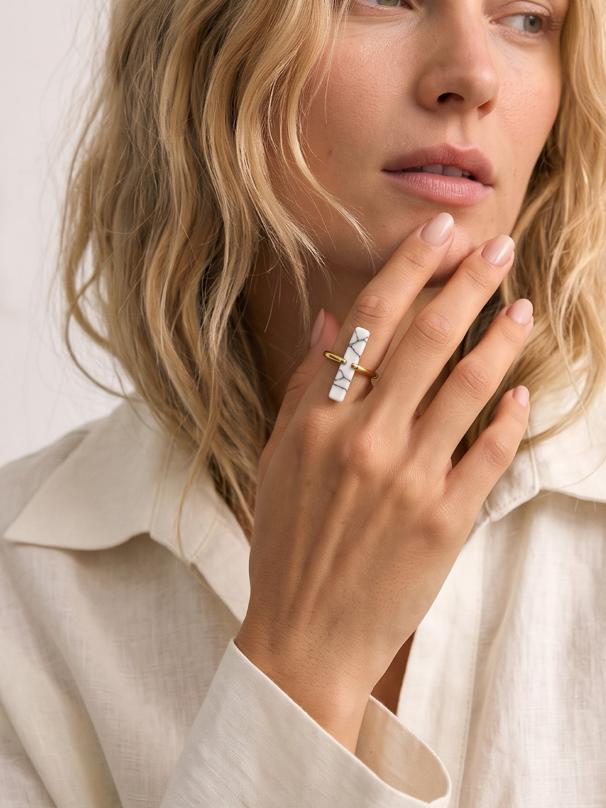 Anillo Marble Bar