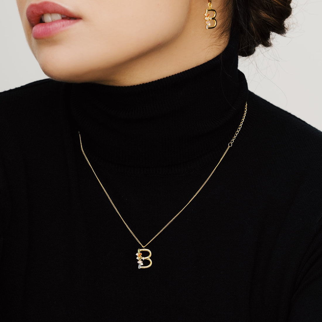 Collar Letra B