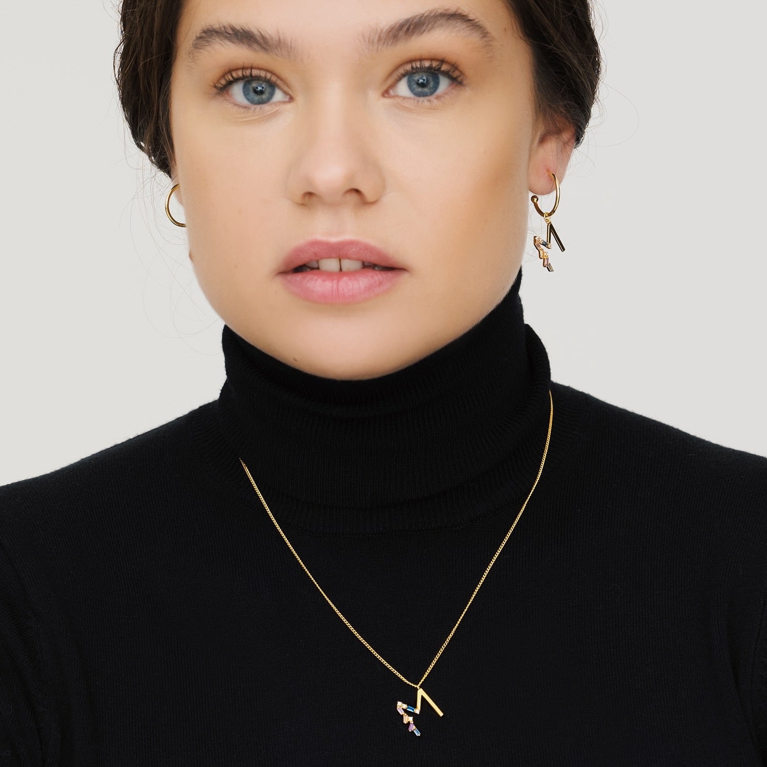 Collar Letra M